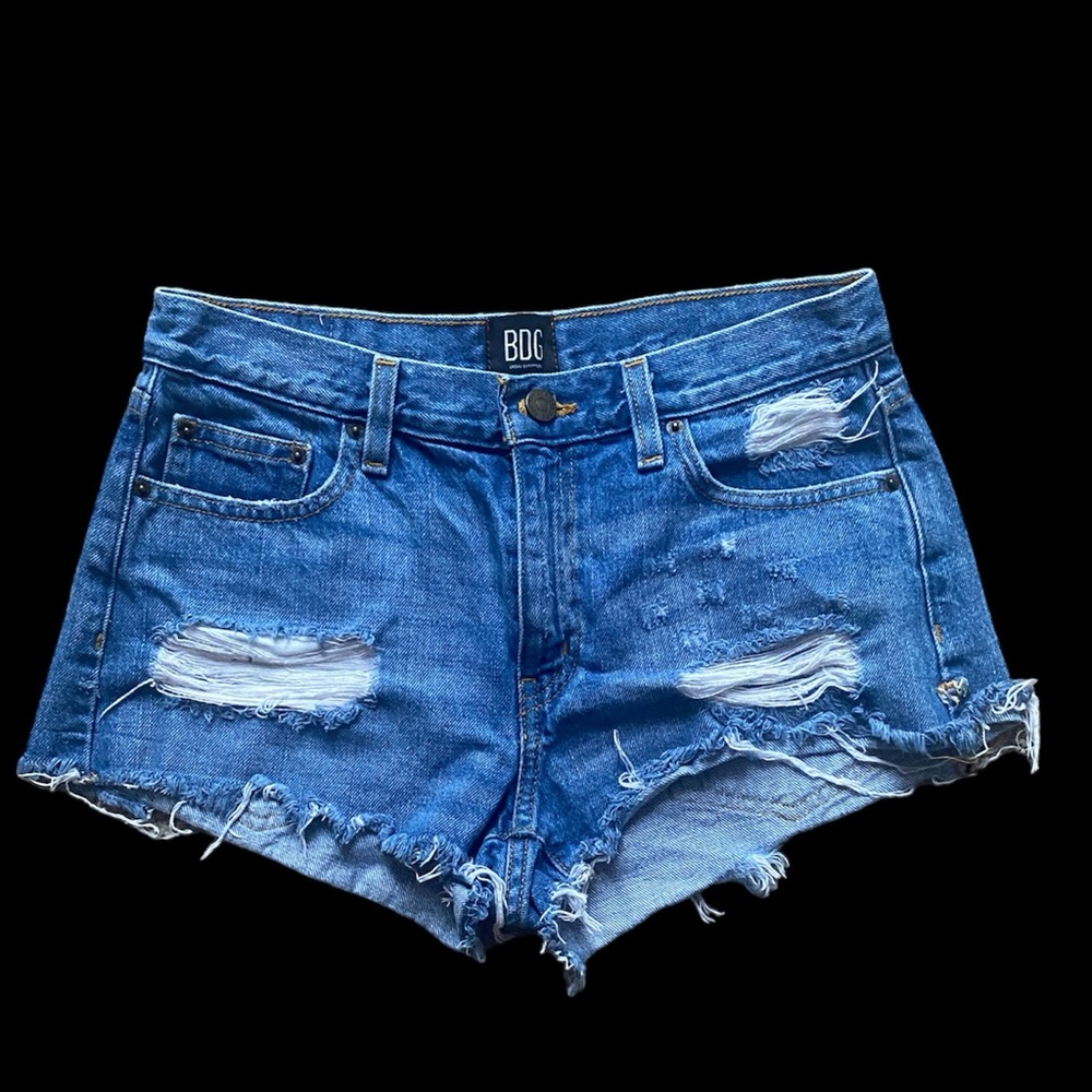 Urban Outfitters Women’s BDG Boyfriend Low-Rise Distressed Ripped Denim Shorts